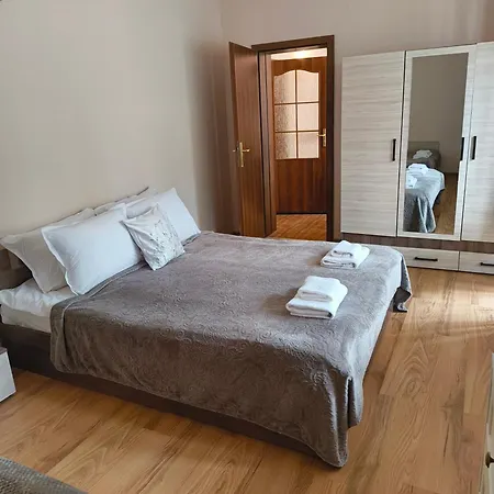 Evrika 19 Apartment *